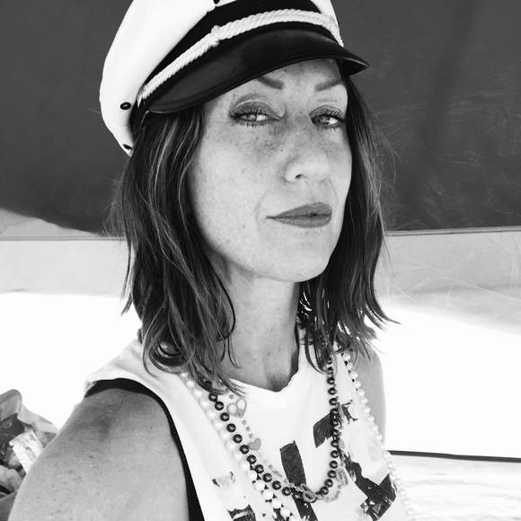 Meet your Posher, Alison - Picture 1 of 1